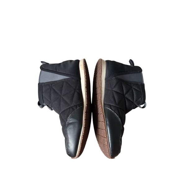 Teva Kids ReEmber Mid Boots size 4 Black - Picture 5 of 8